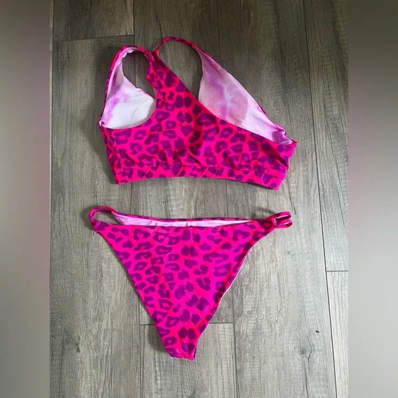 PrettyLittleThing Pink and Purple Cheetah Bikini💗💕 - Picture 4 of 6